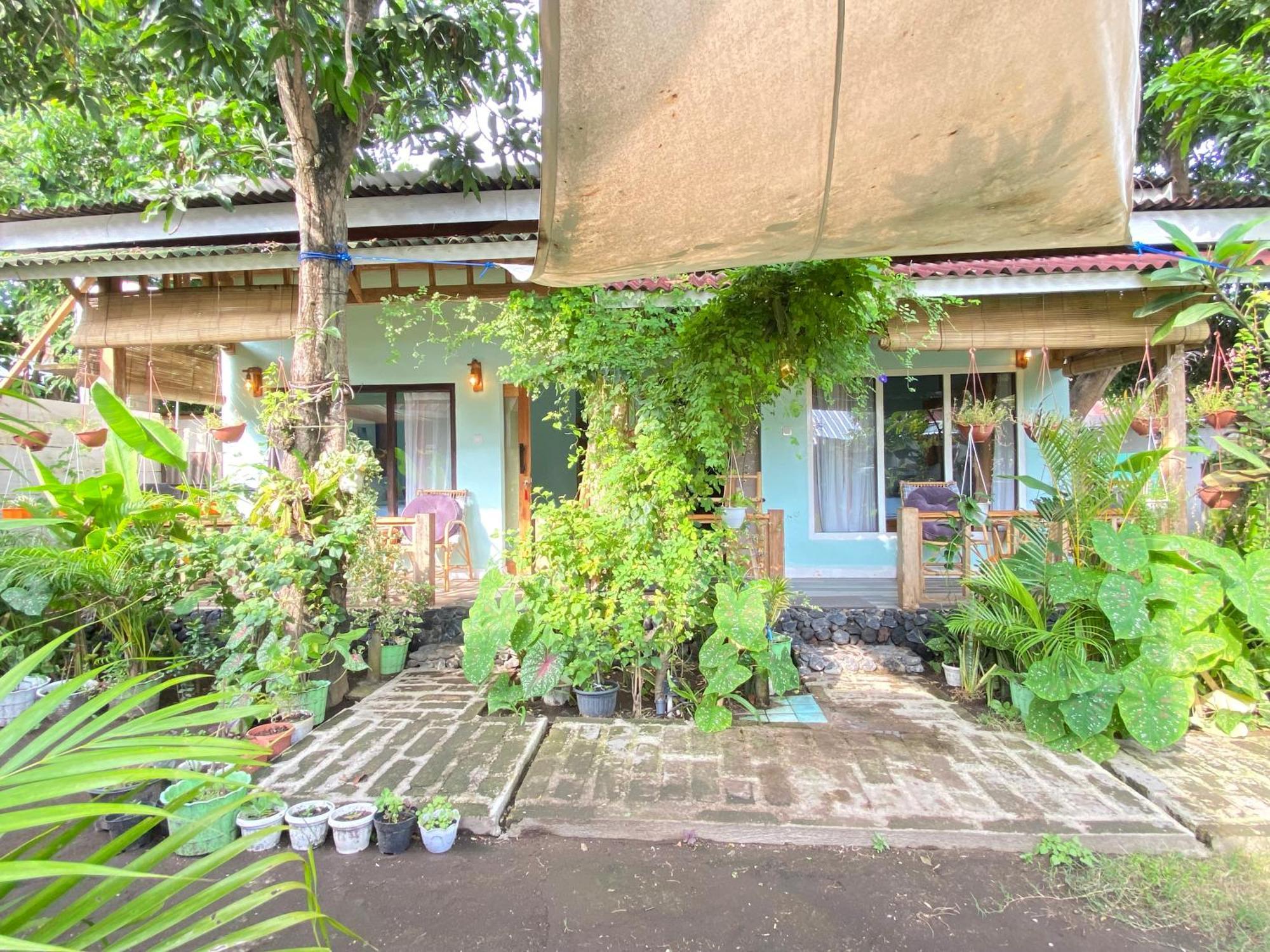 Marta House Gili Air Hotel Exterior photo